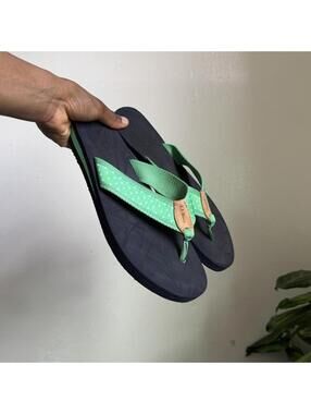 Vintage 00s L.L. Bean Green Polka Dot Maine Isle Flip Flops women’s US 8